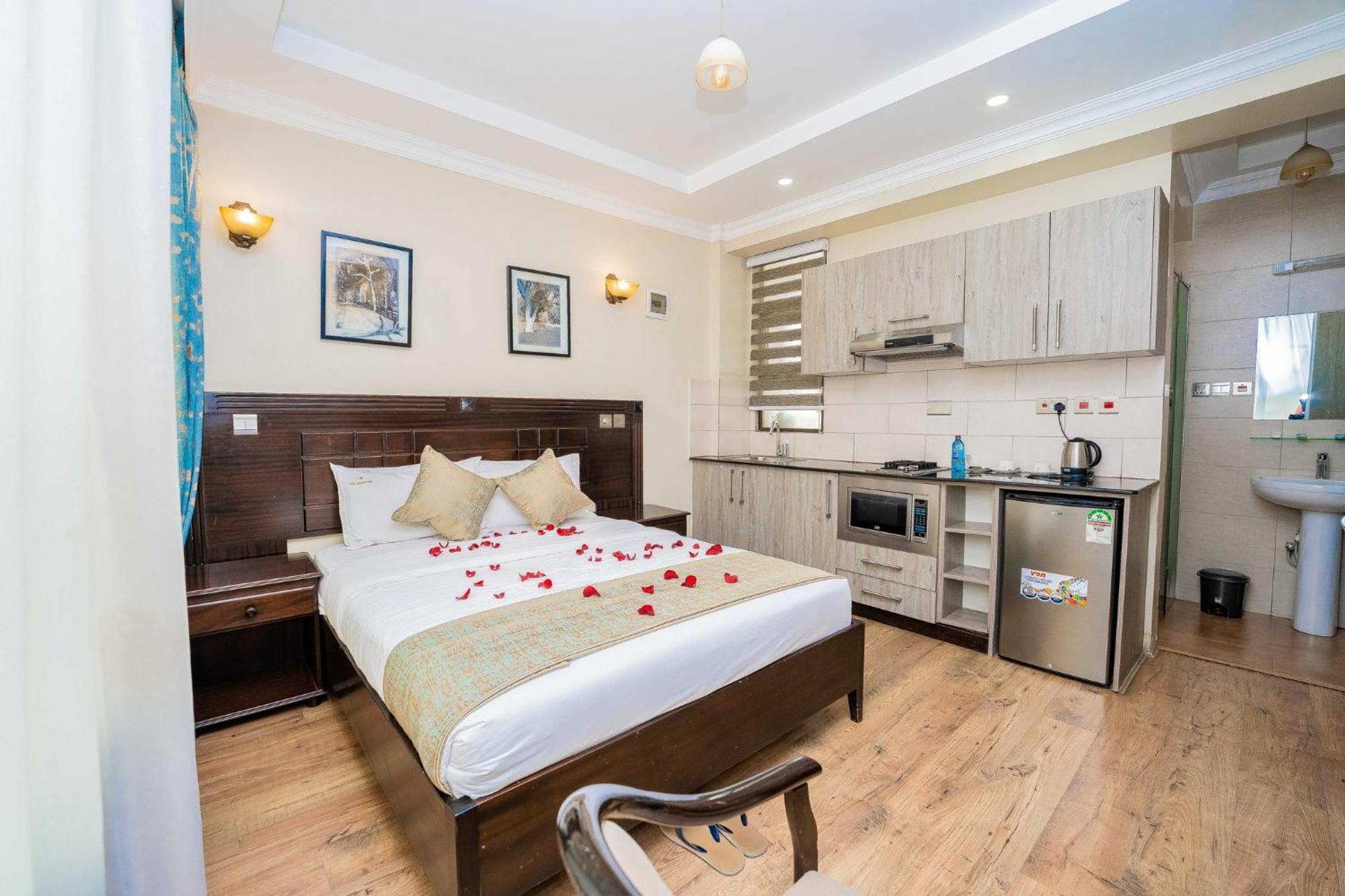 Hemak Suites Nairobi Extérieur photo