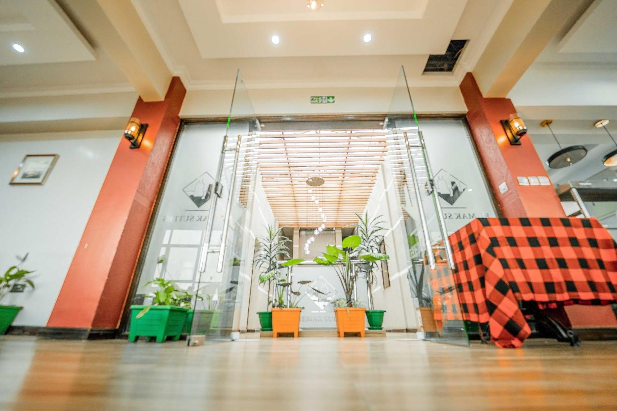 Hemak Suites Nairobi Extérieur photo